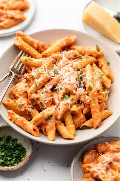 Healthy Penne Alla Vodka With Chicken Italian Pasta Recipe Erin Lives Whole