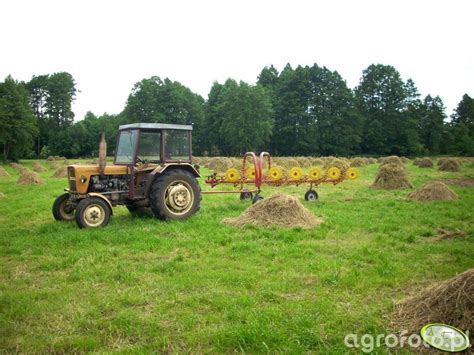 Fotografia Traktor Ursus C 330 Zgrabiarka 147597 Galeria Rolnicza