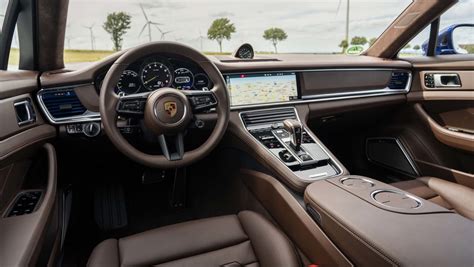 Porsche Panamera hybrid interior, dashboard & comfort | DrivingElectric