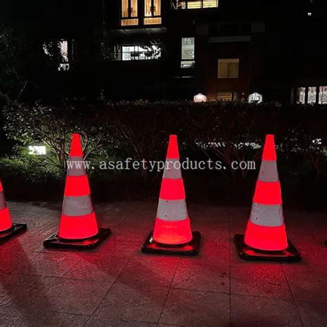 China Flashing Reflective Foldable Traffic Cones Manufacturers ...