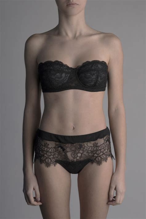 Pin Su Lingerie