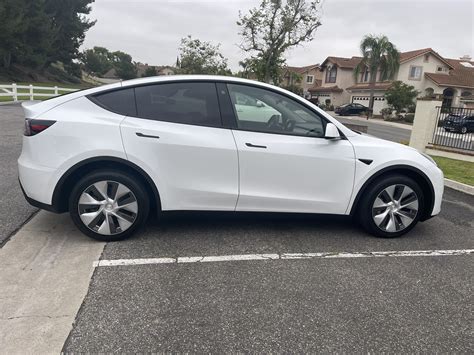 2022 Model Y Long Range AWD Pearl White Multi Coat 72MEP Sell