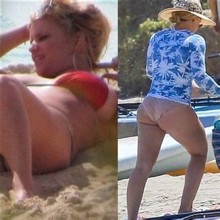 Jessica Simpson S Boobs Vs Hilary Duff S Booty In A MILF Bikini Battle