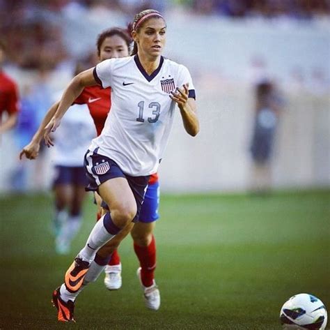 Top 10 Best Female Soccer Players of all time | Female soccer players ...