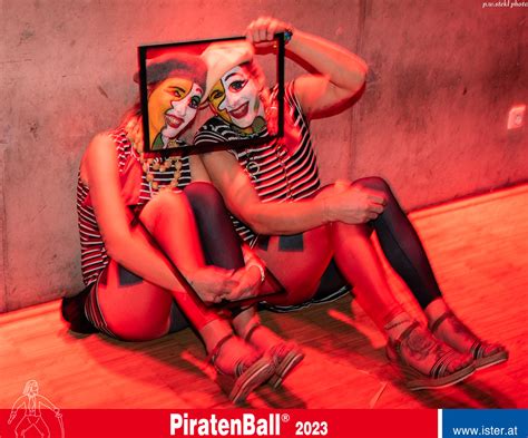 Piratenball Unter Deck Fotos Rv Ister Linz