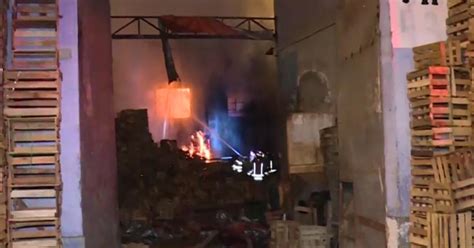 La Victoria Incendio Consume Vivienda De Tres Pisos Que Funcionaba