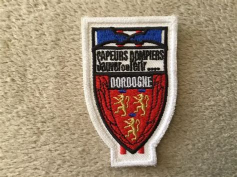 ANCIEN ÉCUSSON SAPEURS POMPIERS SDIS Dordogne 24 Rare EUR 10 00