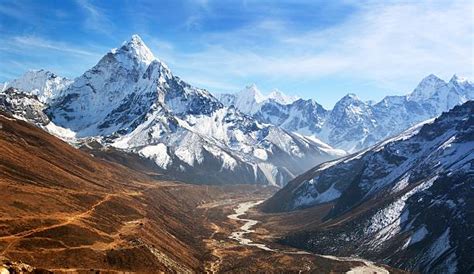 Himalayan Mountain Range Stock Photos Pictures And Royalty Free Images