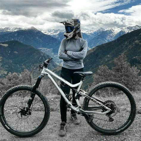 Mountain bike outfit woman – Artofit