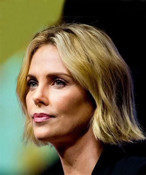 Charlize Theron Short Straight Light Blonde Bob Haircut