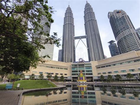 Tours Jumelles Petronas Et Tours Jumelles Klcc Dans La Ville De Kuala