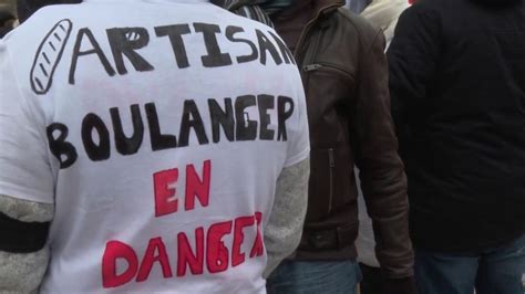 Crise énergétique les boulangers manifestent pour demander un