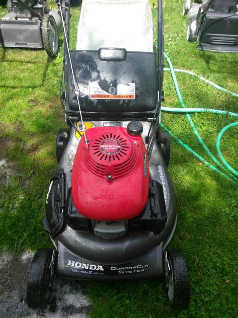 Honda Harmony II HRT216 Quadra Cut System Mower 3 Speed Self