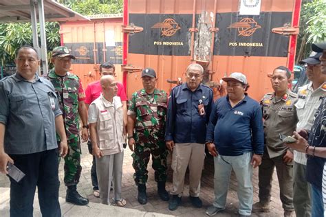 Ppk Kecamatan Kebayoran Lama Terima Logistik Bilik Suara Dan