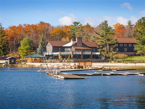 8 Luxury Resorts In Pennsylvania That Will Make Your Summer Epic Lake