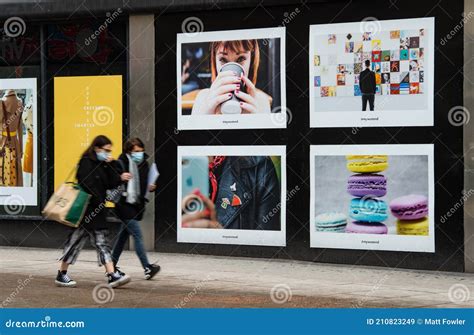 Shoppers Wearing Face Masks Outside Hmv Flagship Store Oxford Street