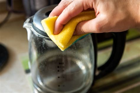 how to clean a water kettle