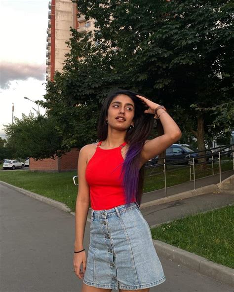 Spunky And Hot Priya Varrier Scrolller