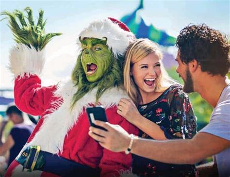 Universal Studios Hollywood Grinchmas - Any Tots