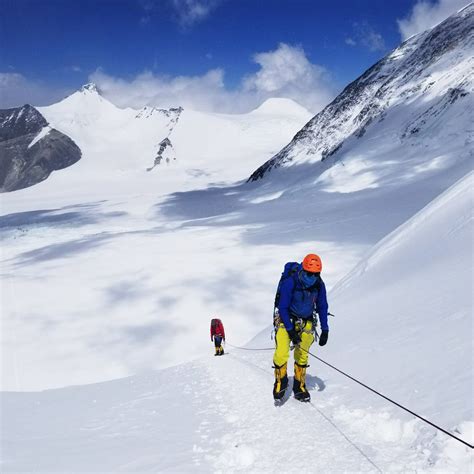 Climbing Mount Everest Without Gear at Geraldine Percival blog