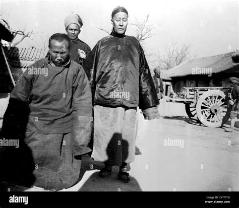 eunuch   palace   schurr official leashed   indian soldier