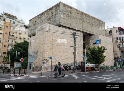 Ichud Shivat Zion Synagogue At Ben Yehuda Street In Tel Aviv City