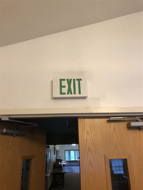 A green exit sign : r/exitsigns