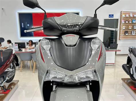 Tin xe máy hot Ra mắt xe côn tay cực chất giá 38 triệu đồng tận mắt Honda SH 2024 vừa ra mắt