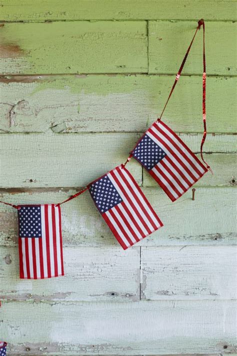 DIY American Flag Bunting - The Sweetest Occasion