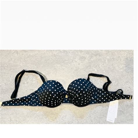 Se produkter som liknar Ny bikini bh B svart med vi på Tradera