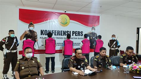 Kejati Kalbar Tahan Lima Tersangka Korupsi Dua Proyek Pembangunan Jalan