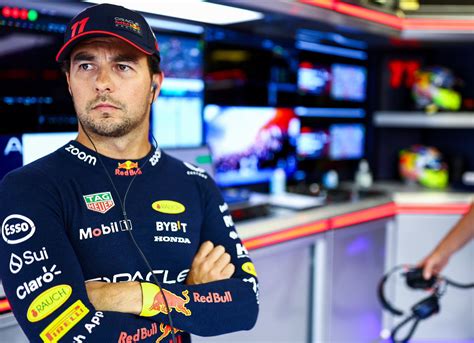 Checo P Rez Lanza Advertencia A Red Bull Para Continuar Con Ellos En