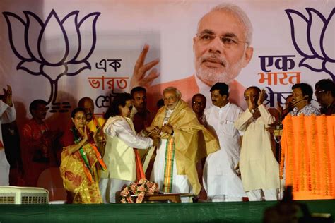 Narendra Modi campaigns for Bappi Lahiri