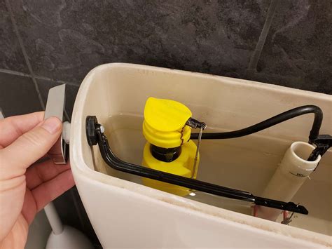 Toilet Handle Loose: Causes and Easy DIY Fixes - Architecture ADRENALINE