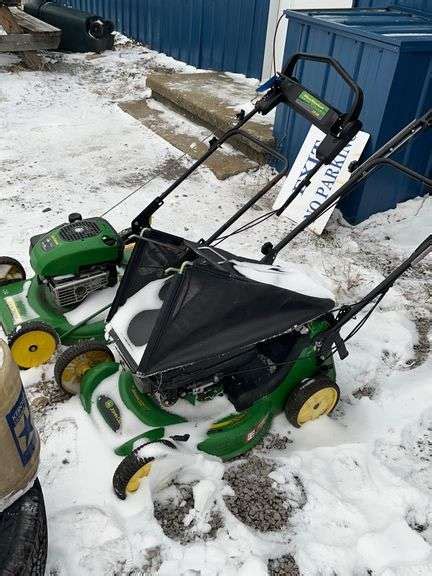 2 John Deere Push Mowers - Baer Auctioneers - Realty, LLC