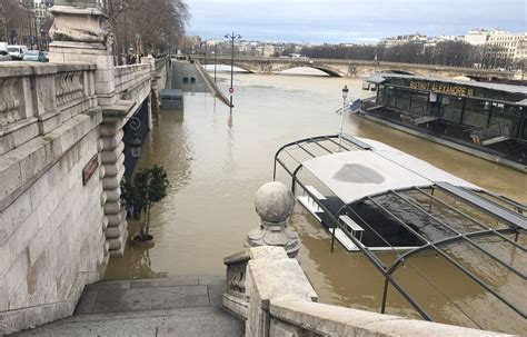 Crue de la Seine Ça y est le pic a été atteint à 5 84m