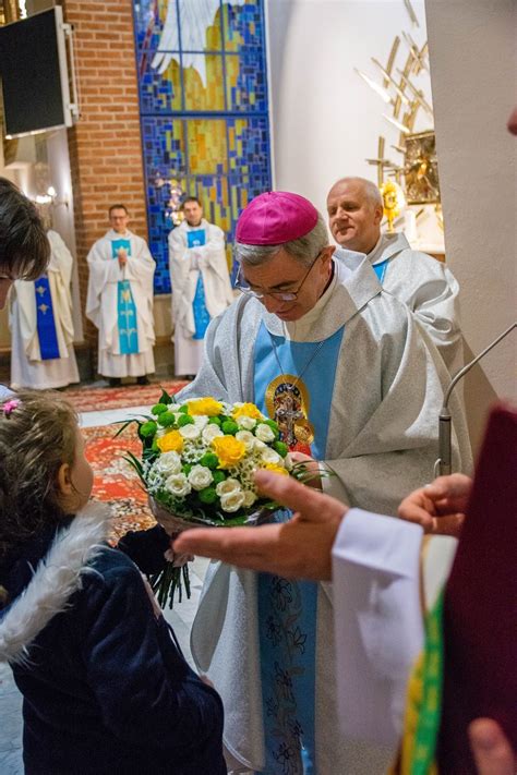 Rozpocz Cie Peregrynacji Figury Matki Bo Ej Fatimskiej Parafia