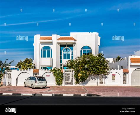 Modern dubai hi-res stock photography and images - Alamy