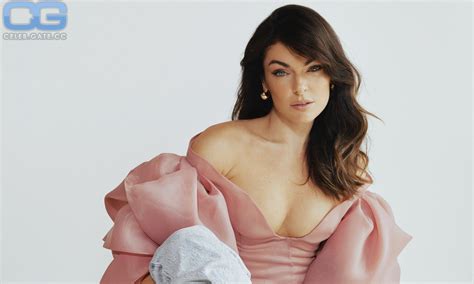 Serinda Swan Nude Pictures Onlyfans Leaks Playboy Photos Sex Scene Uncensored