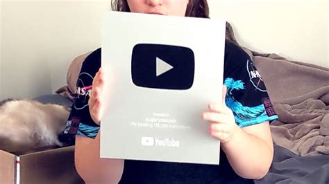 Silver Play Button Unboxing Youtube