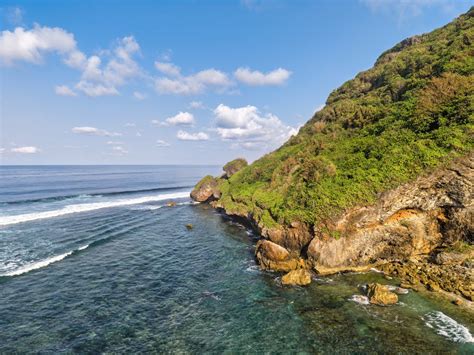 tebing pantai  menakjubkan  bali indonesia foto stok gratis