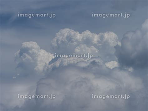 夏の青空と積乱雲の風景の写真素材 224270809 イメージマート