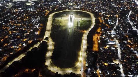 EDEEste ilumina las inmediaciones del monumento Faro a Colón Empresa