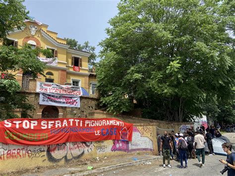 Roma Occupazione E Sgombero Di Una Ex Scuola Il Manifesto