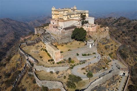 Kumbhalgarh Fort • Rajasthan Tours & Drivers