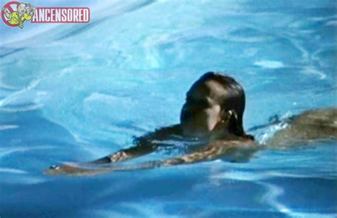 Naked Tamara Rohloff in Ein Mann fällt nicht vom Himmel