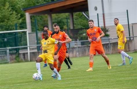 Photos Le Sarreguemines Fc Et L Us Forbach Ne Se D Partagent Pas Les