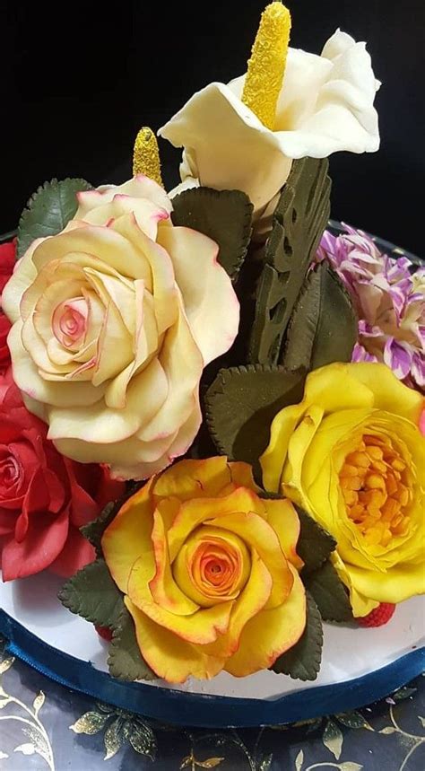 Цветы из бельгийского шоколада | Шоколад, Цветы, Флористика