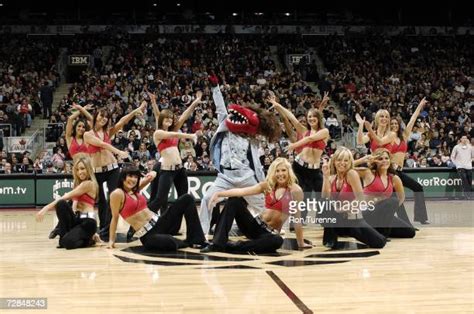 Raptors Dance Pak Photos and Premium High Res Pictures - Getty Images