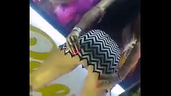 Mostrando el coño en el escenario en Cuiaba XVIDEOS